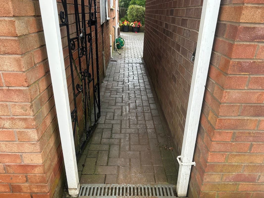 C R Drainage - Plumbers in woodhouse