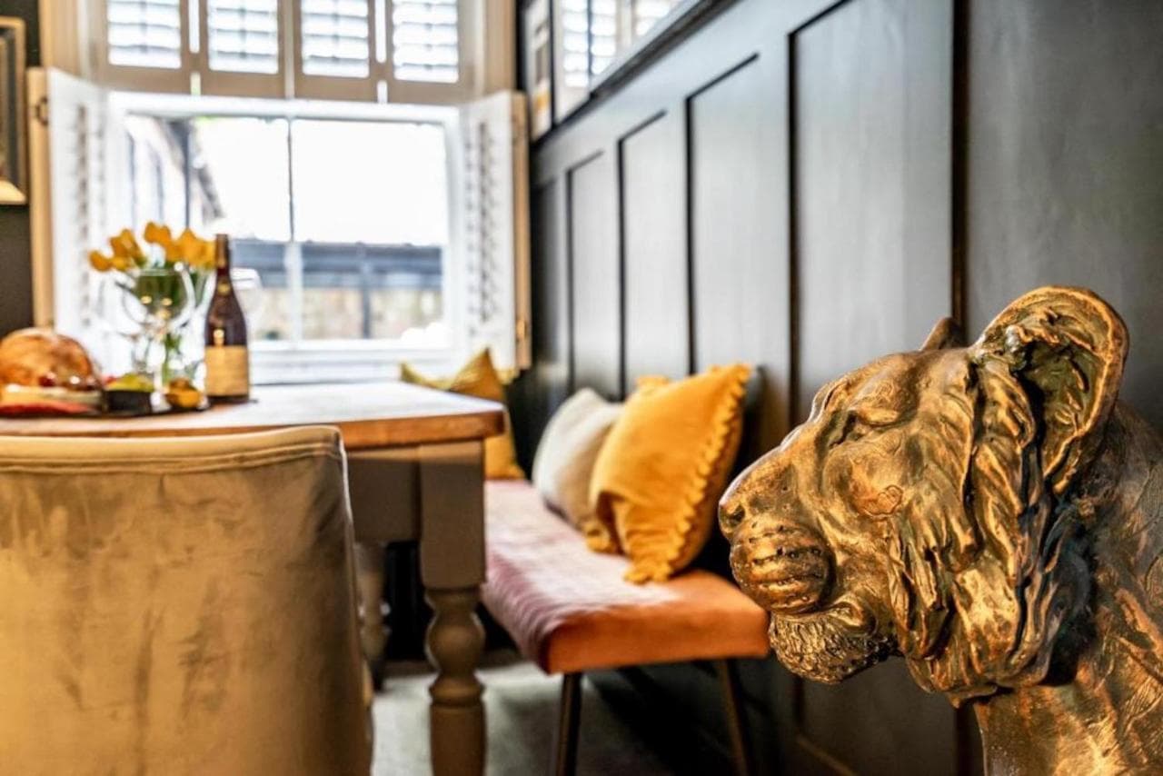 Accommodation at 42 is the Answer- Stunning York townhouse appearing on TV Holiday Home Show in york