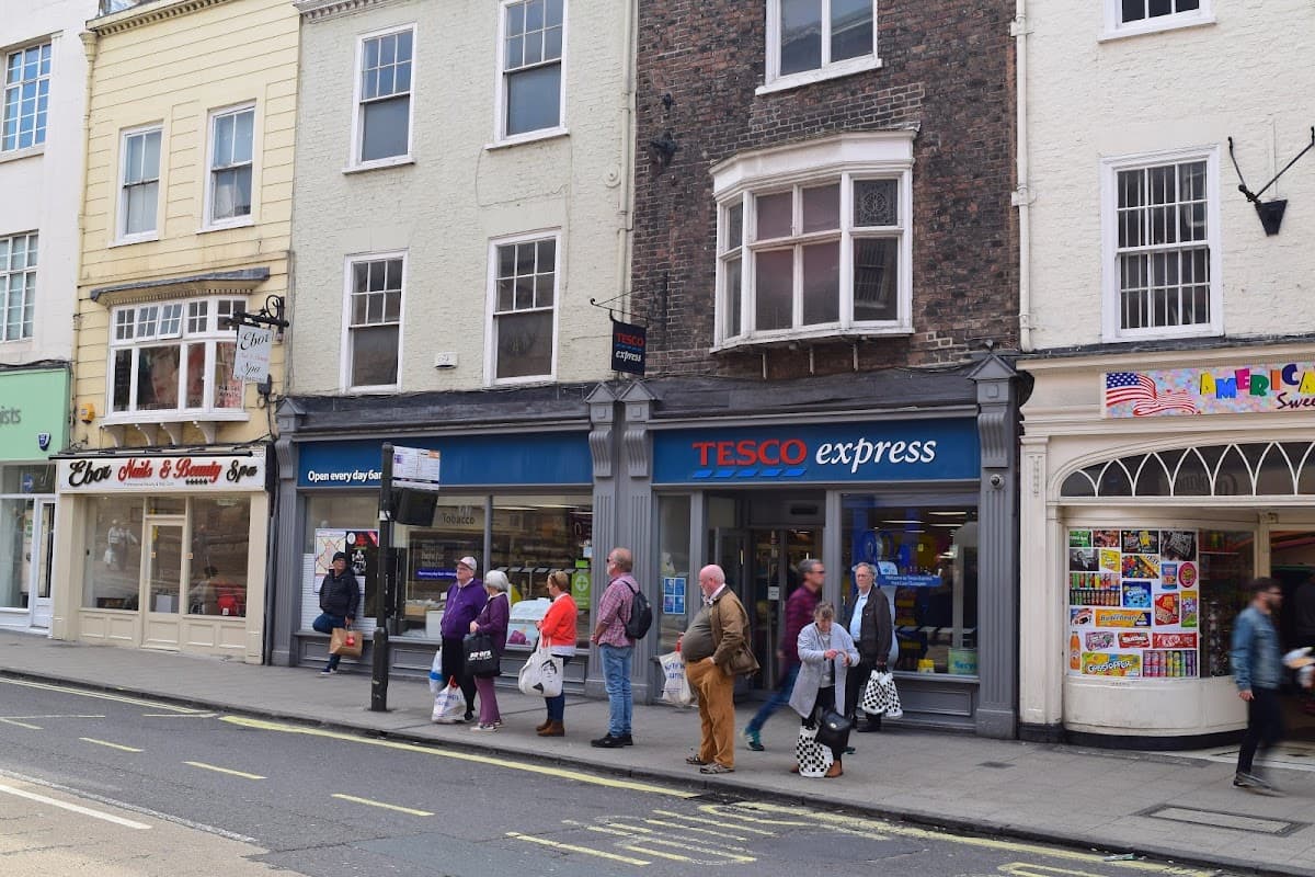 Bus Stop at Low Ousegate (Stop TE) - Bus Stops in york
