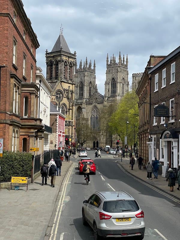 Bus Stop at Museum Street (Stop EA) - Bus Stops in york