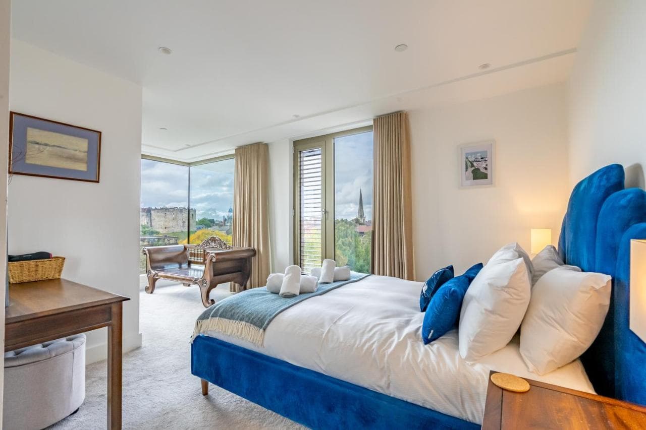 Accommodation at Castle Outlook at Ryedale House in york