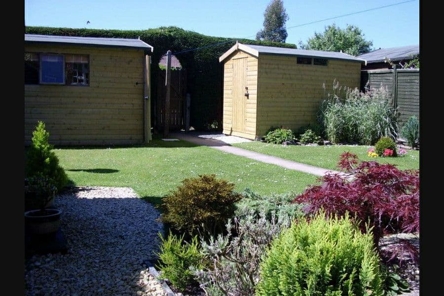 Creases Away Ironing Service - York - North Yorkshire - Launderettes in york