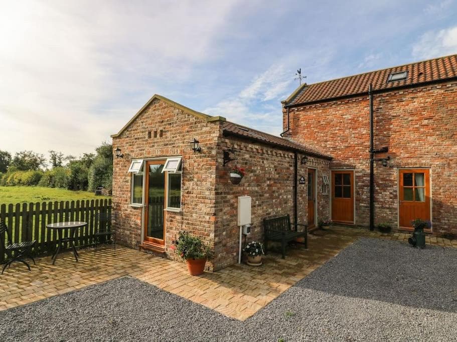 Decca cottage is Cheerful one bedroom cottage, York, Yorkshire