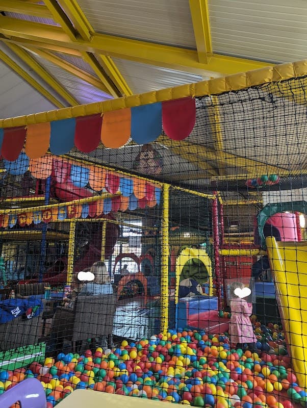 Flying Legends Wacky Warehouse - Entertainment in york