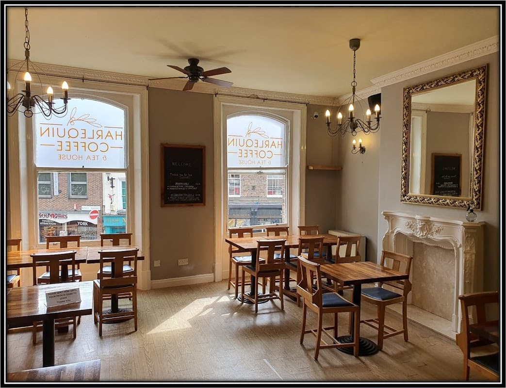 Cafe Harlequin Coffee House & Tea Room, Cafe in york