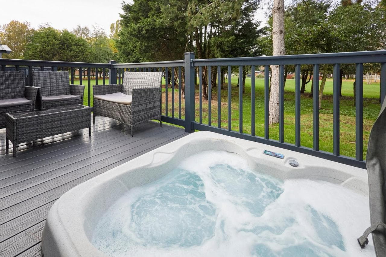 Hideaway Retreat with Hot Tub, York, Yorkshire