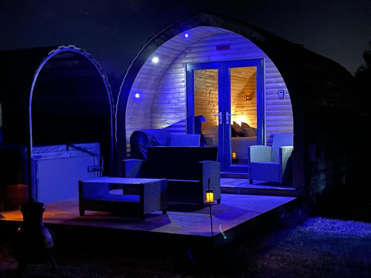 Little Meadow Pods with Hot Tub, York, Yorkshire