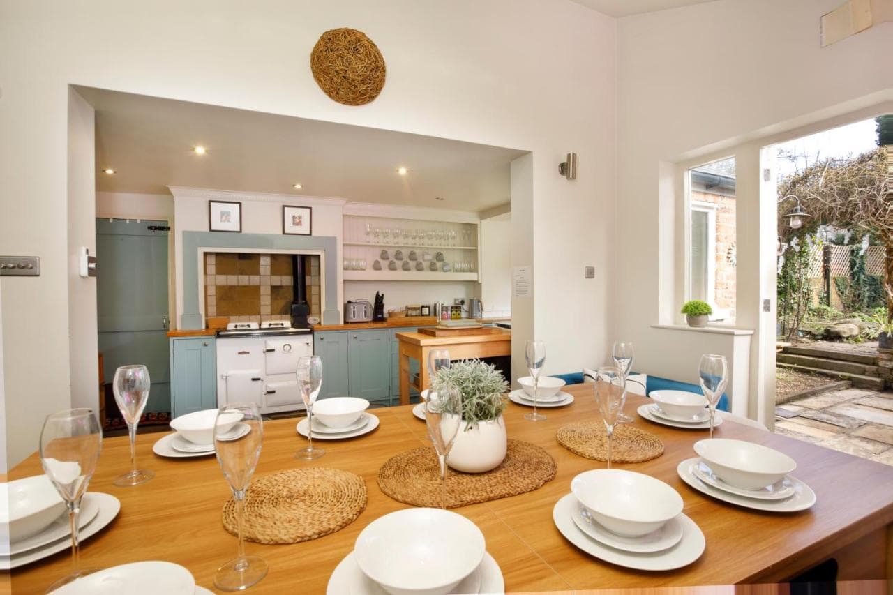 Minster House - Group Hot Tub, York, Yorkshire