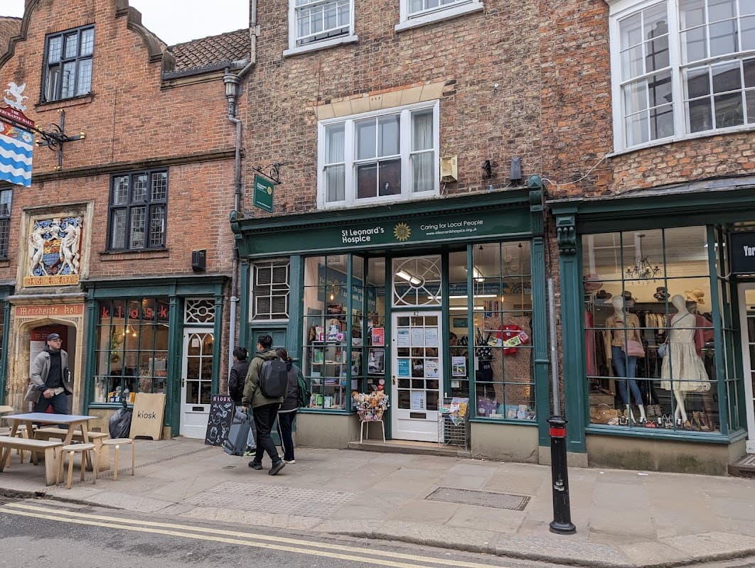 St Leonard's Hospice Shop - Charity Shops in york