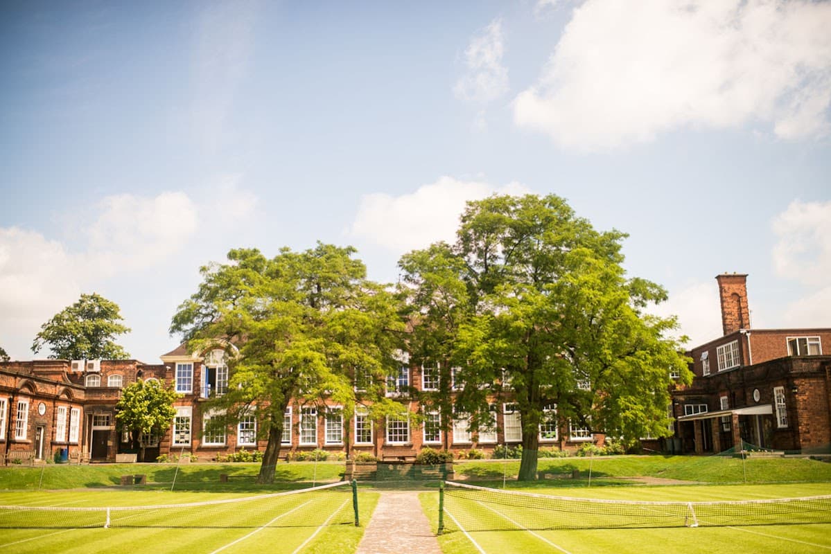 St Peter's School 8-13 - Primary Schools in york