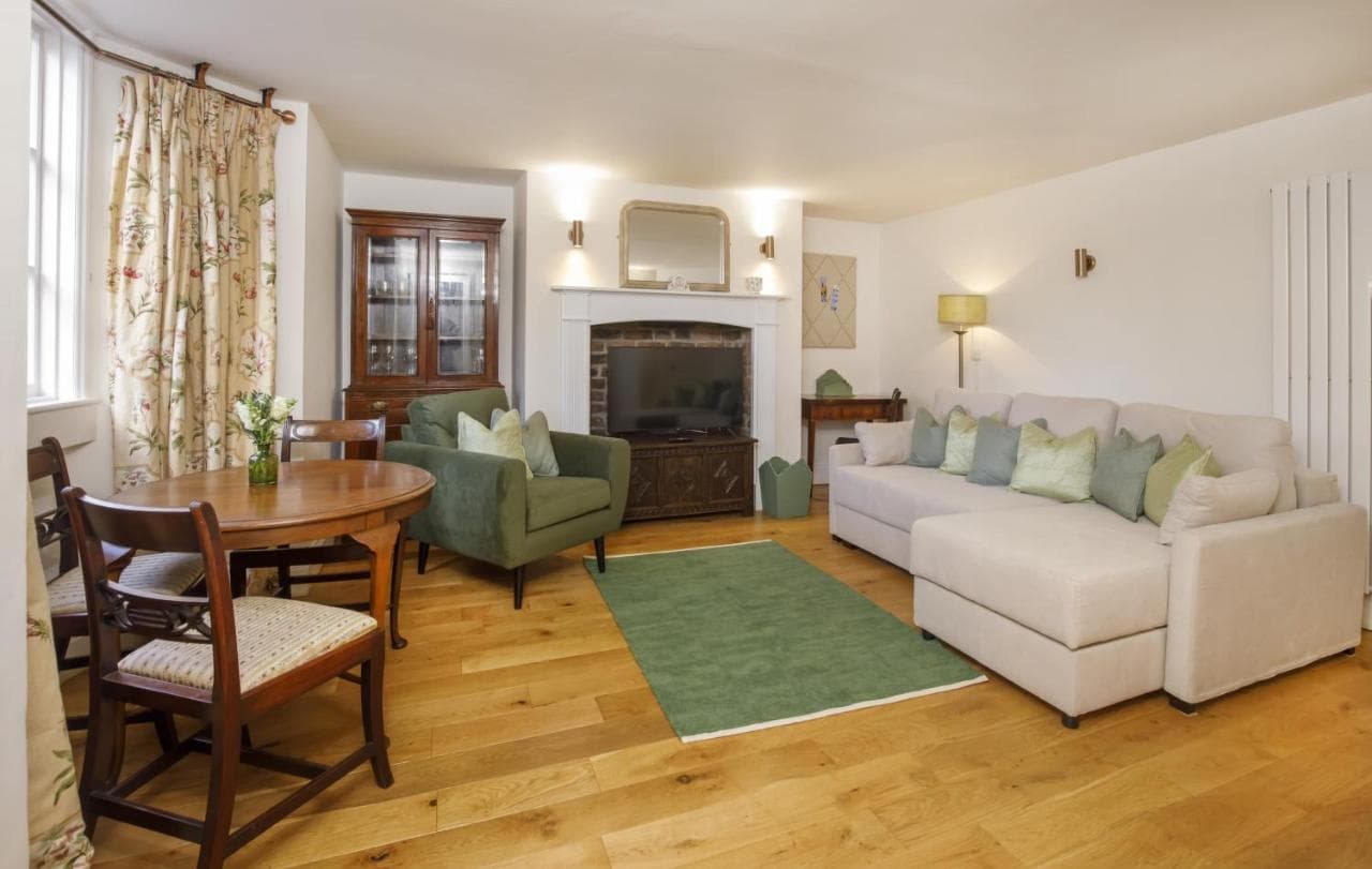 The Garden Square - Unique luxury apartment in historic garden square - ideal for 2 people, York, Yorkshire