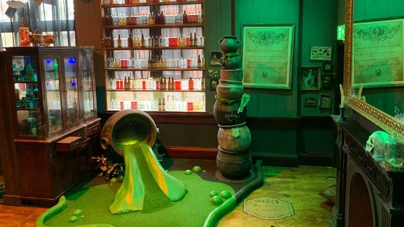 The Hole In Wand, York - Mini Golf in york