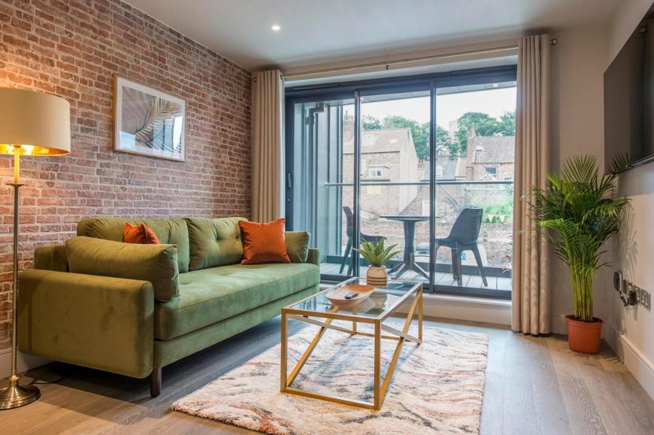 The Quadrant - The Palm Suite, York, Yorkshire