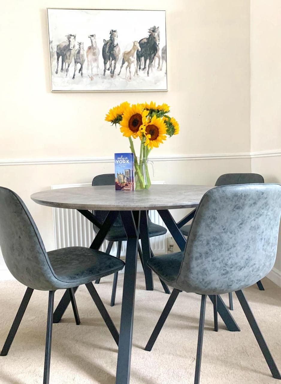 The Racecourse - Quaint Victorian Home With Free Parking, York, Yorkshire