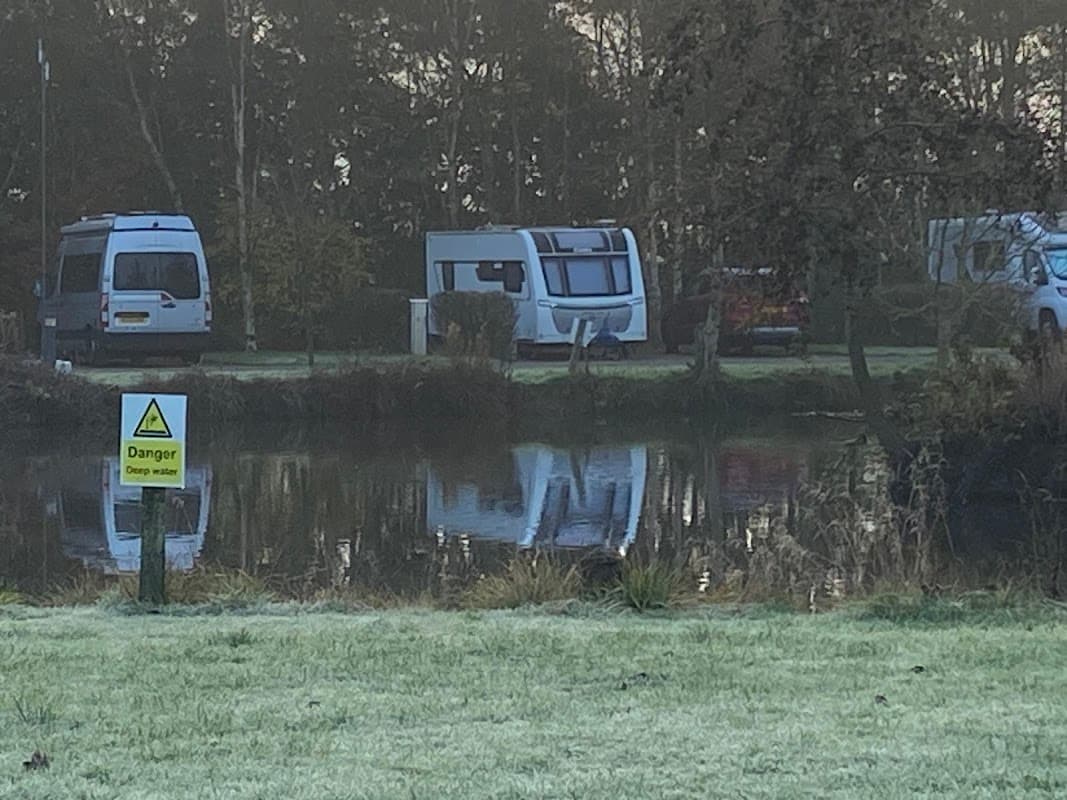 York Caravan Park - Campsite in york