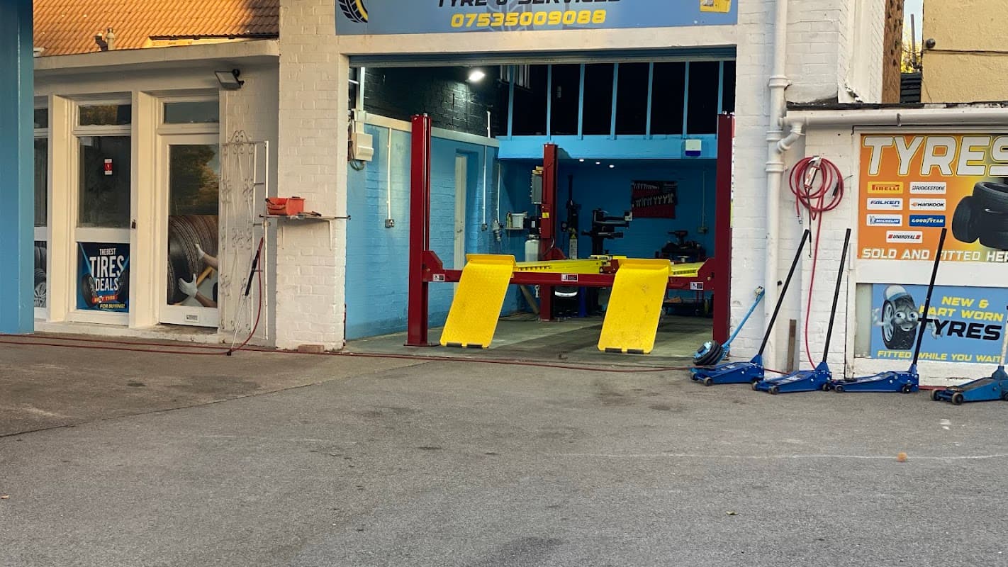 York pitstop Tyre and service - Garages in york