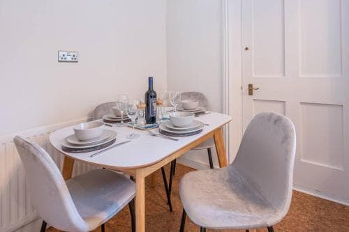 Cosy Mill Workers Cottage Heritage Saltaire Image 3