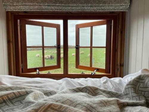 The Shepherds Retreat - Luxury Shepherds Hut Image 2