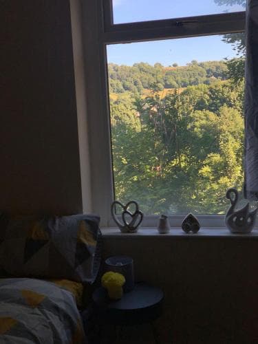 Delightful Cottage in Huddersfield town Image 3