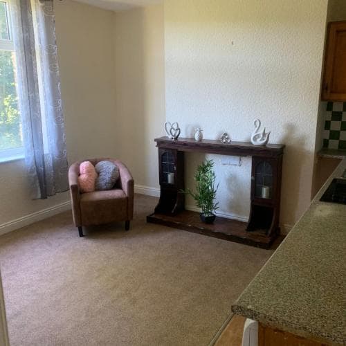 Delightful Cottage in Huddersfield town Image 2