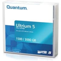 Quantum LTO Ultrium 5 data cartridge, 1.5 TB capacity, white case with blue label, Quantum logo on top.