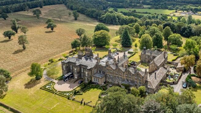 5 bed Manor House for sale in brighouse