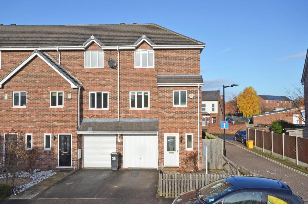 3 Bedroom House For Rent In Huntington Mews, York, Yo31 in york