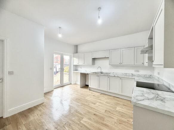 4 bed Terraced to rent in castleford