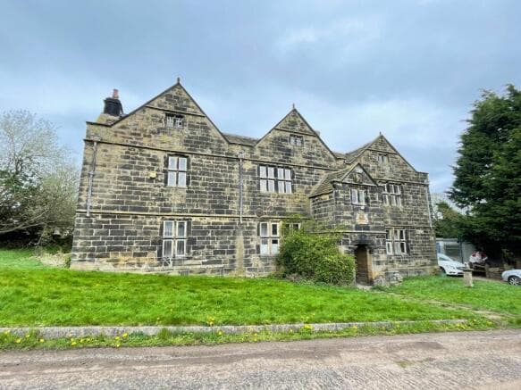 5 bed Detached for sale in barnsley