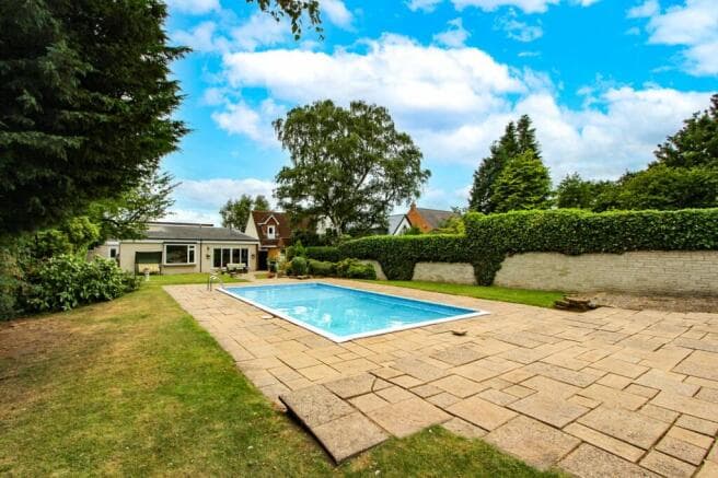 4 bed Detached Bungalow for sale in doncaster