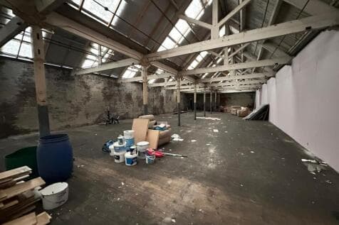 Light Industrial to rent in huddersfield