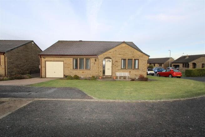 2 bed Detached Bungalow to rent in brighouse