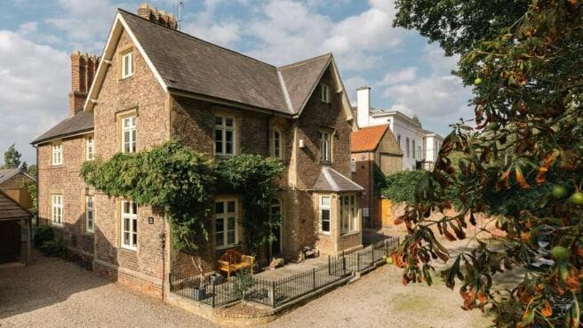 6 bed House for sale in york