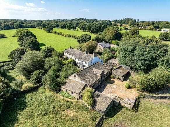 11 bed Detached for sale in bradford