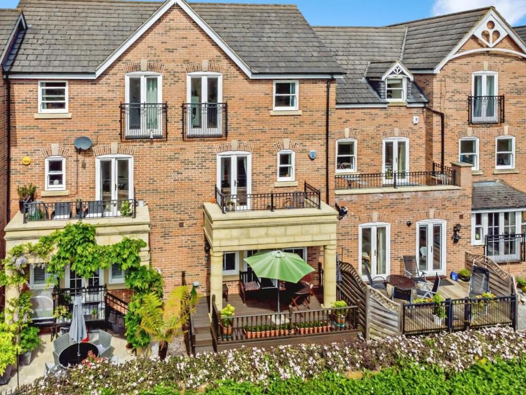 4 Bedroom Town House For Sale In Dennison Street, York, Yo31