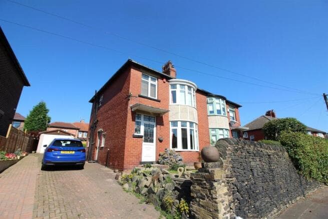 3 bed Semi-Detached to rent in halifax