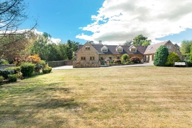 5 bed Character Property for sale in barnsley