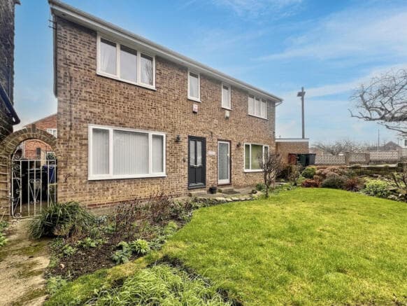 3 bed Semi-Detached to rent in barnsley