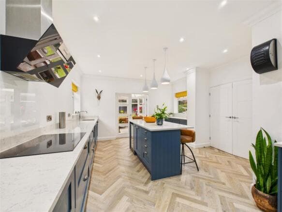 5 bed Detached Bungalow for sale in hull