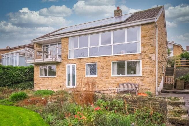 4 bed Detached for sale in brighouse