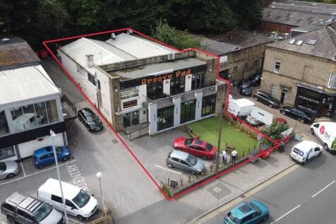 Shop to rent in shipley