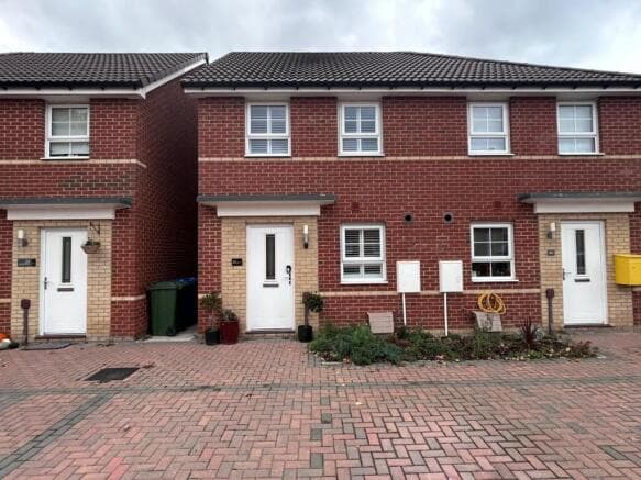 2 bed Semi-Detached to rent in beverley