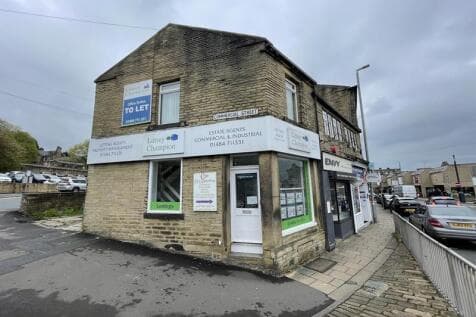 Retail Property (high street) to rent in brighouse