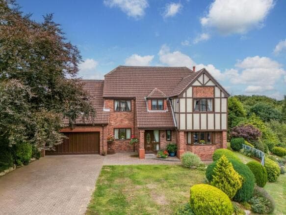 4 bed Detached for sale in pontefract