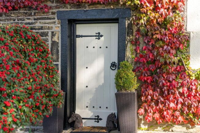 4 bed Detached for sale in brighouse