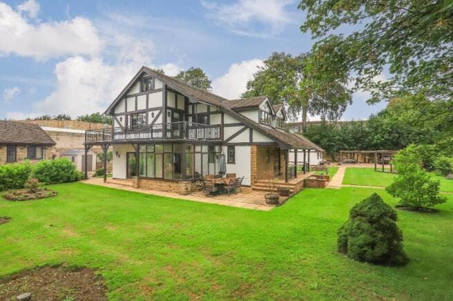 4 bed Detached for sale in pontefract