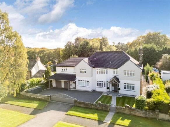 6 bed Detached for sale in leeds