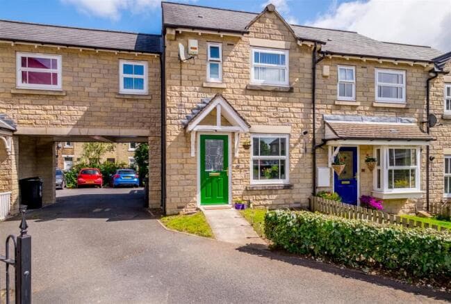 3 bed Town House to rent in halifax