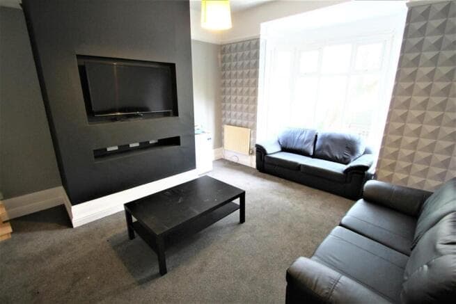 11 bed Terraced to rent in leeds