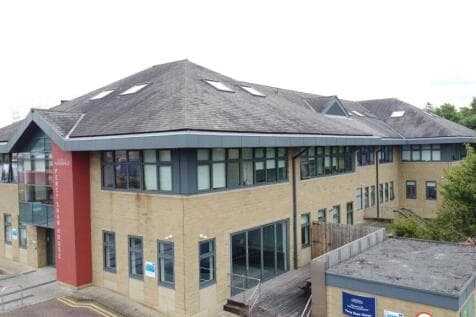 Office to rent in huddersfield